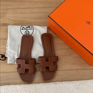 Hermès Oran Brown Leather Slide Sandals